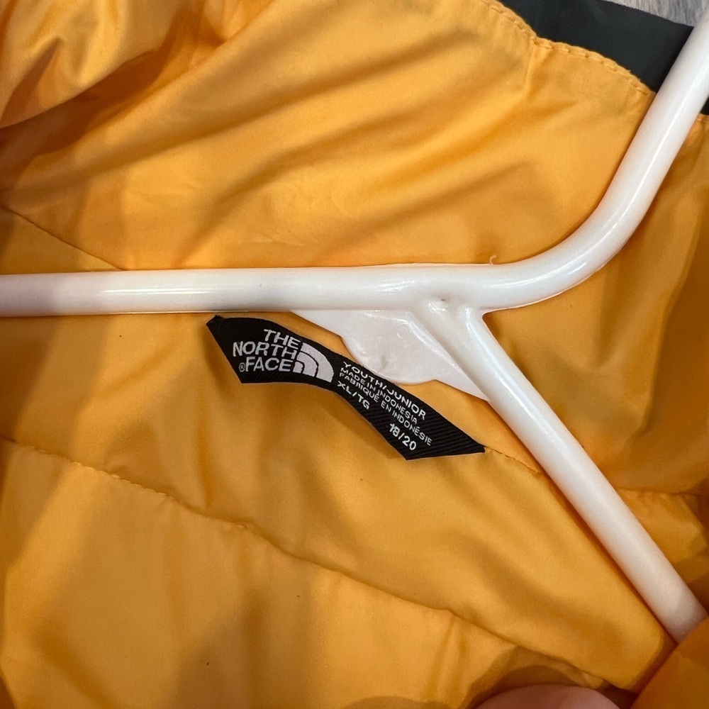 The North North Face Balanced Rock Insulated Jacket - Picture 5 of 8